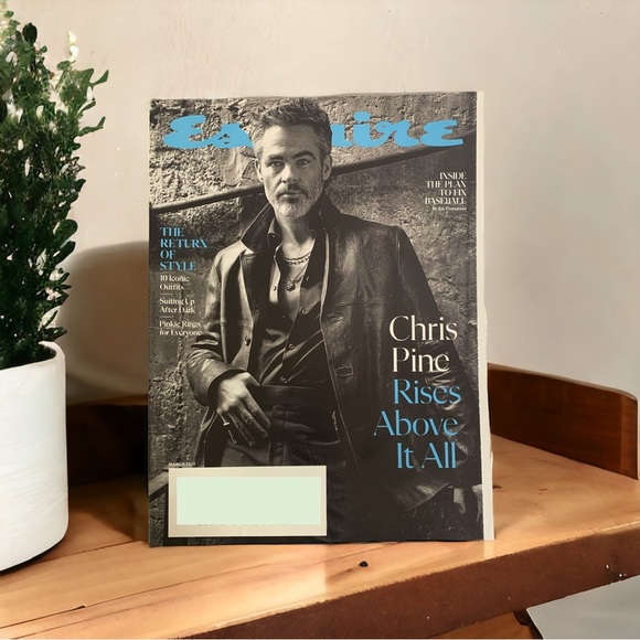 Esquire Magazine March 2023 Chris Pine Rises Return Of Style 10 Iconic Outfits - Picture 2 of 5